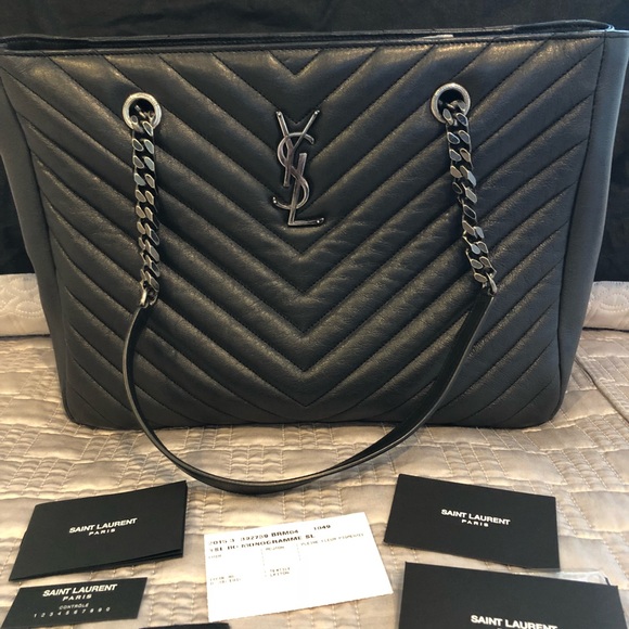 Yves Saint Laurent Handbags - SOLD🌸🌸HOST PICK🌸🌸 YSL CHEVRON QUILTED  BAG